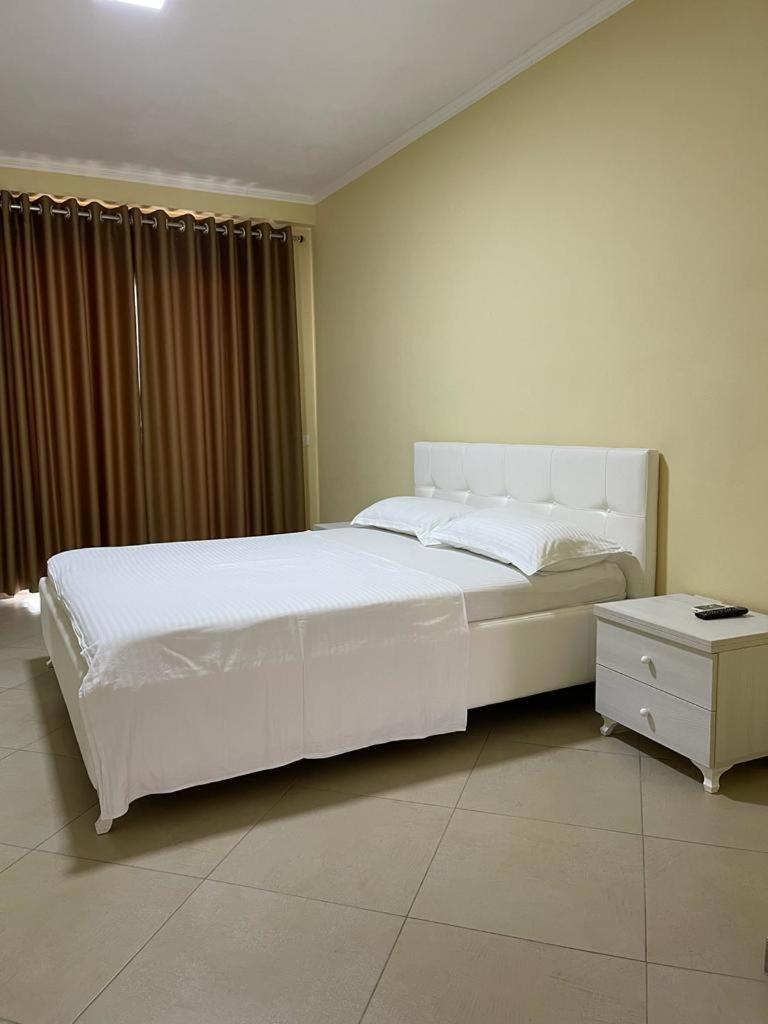 Hotel Adria Shëngjin Extérieur photo