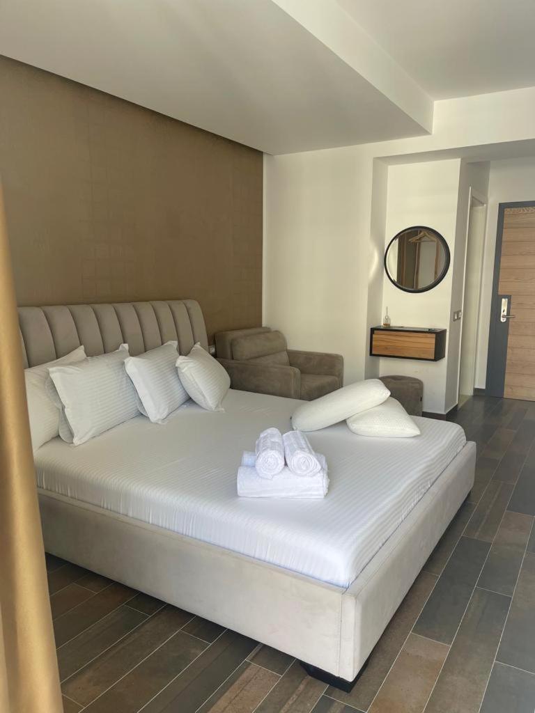 Hotel Adria Shëngjin Extérieur photo