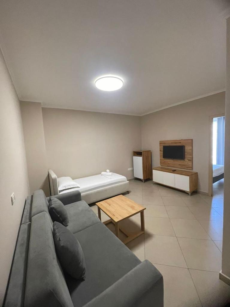 Hotel Adria Shëngjin Extérieur photo